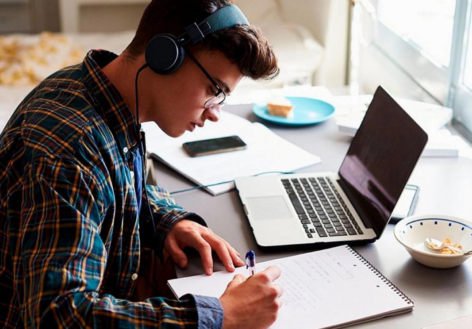 Profesjonalne środowisko szkoleniowe z nowoczesną technologią do nauki tradingu